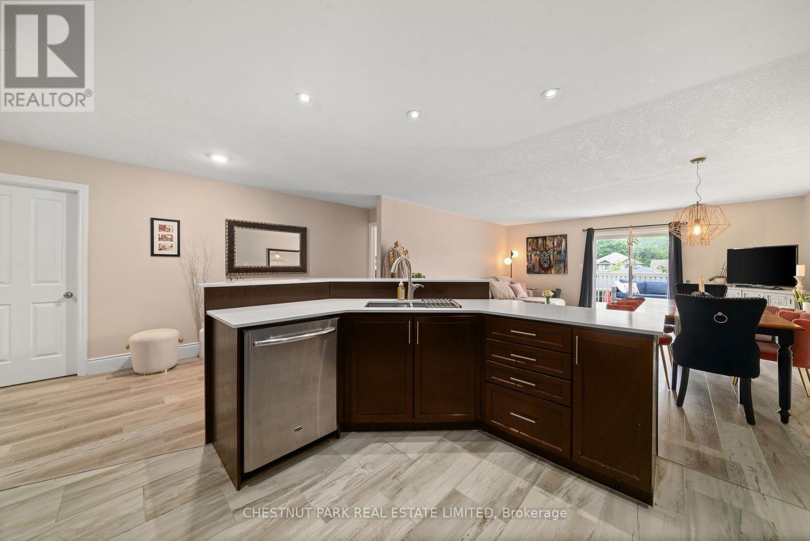 140 Islandview Drive, Loyalist (Amherstview), Ontario  K7N 0A5 - Photo 10 - X12224166