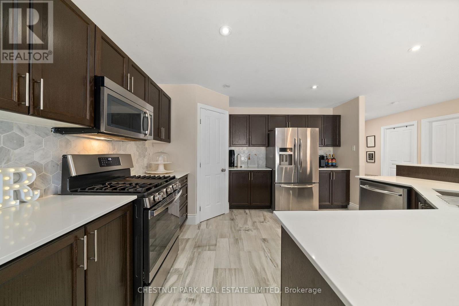 140 Islandview Drive, Loyalist (Amherstview), Ontario  K7N 0A5 - Photo 14 - X12224166