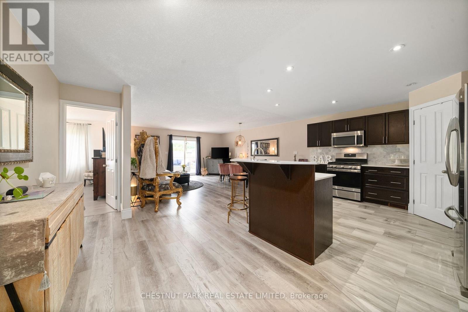 140 Islandview Drive, Loyalist (Amherstview), Ontario  K7N 0A5 - Photo 5 - X12224166