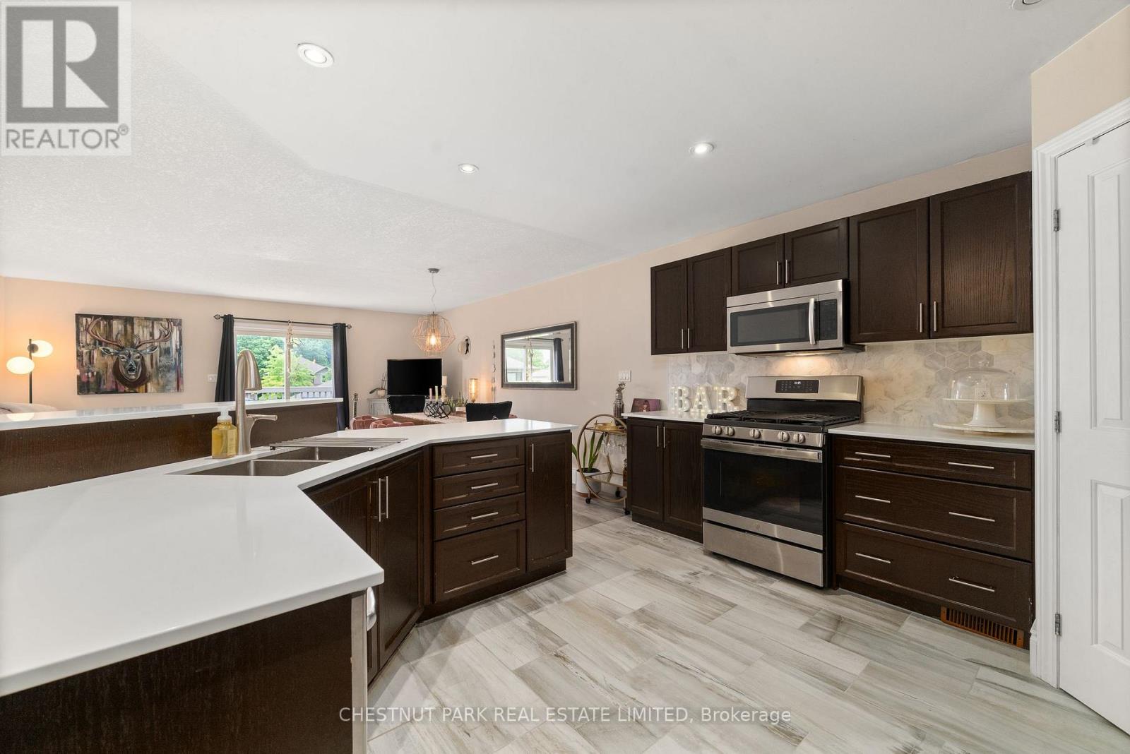 140 Islandview Drive, Loyalist (Amherstview), Ontario  K7N 0A5 - Photo 9 - X12224166