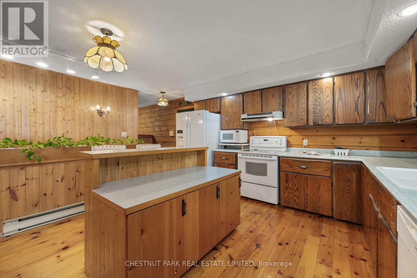 378 Island Road, Prince Edward County (Hallowell Ward), Ontario  K0K 2T0 - Photo 13 - X12245320