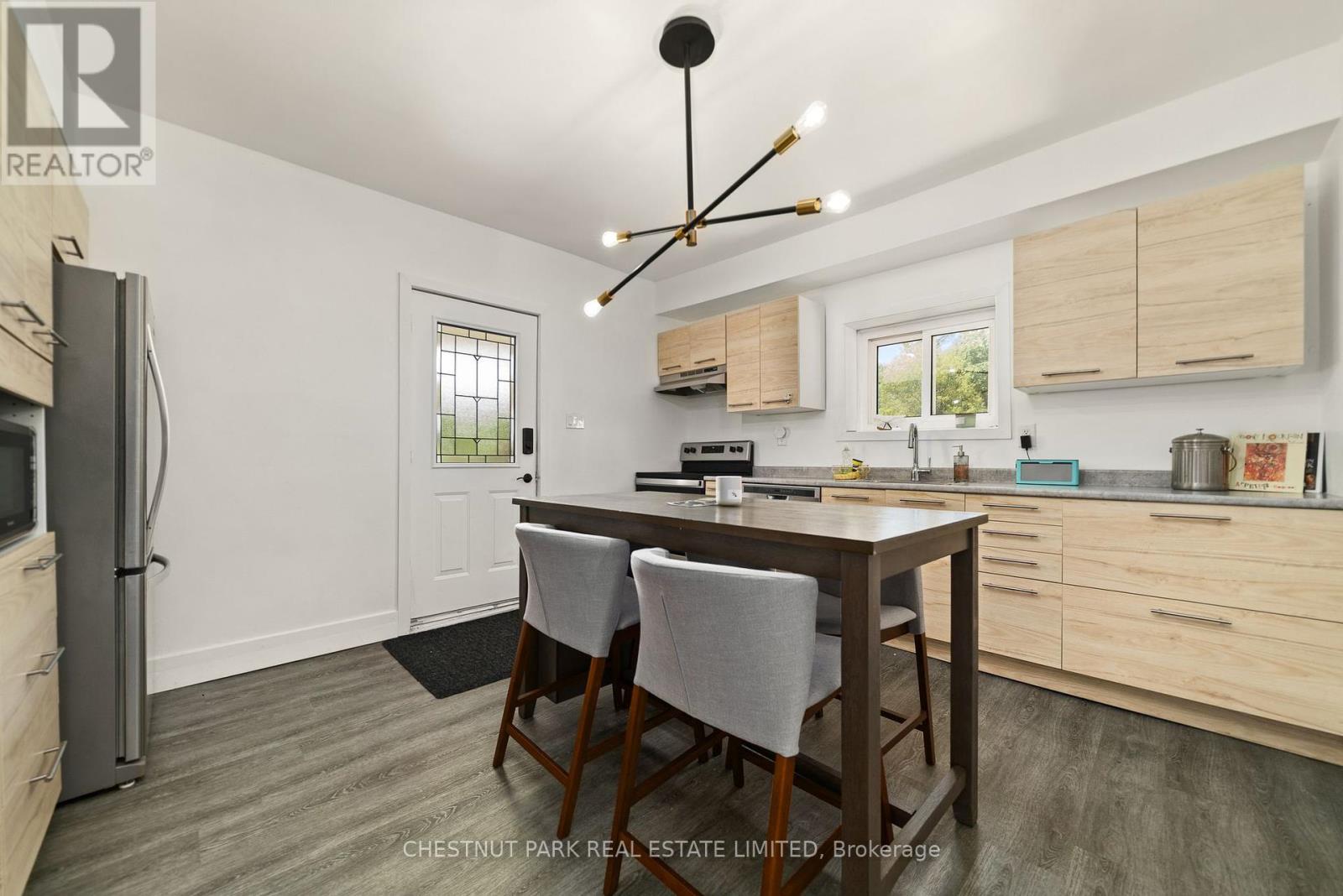 46 Consecon Street, Prince Edward County (Wellington Ward), Ontario  K0K 3L0 - Photo 4 - X12305900