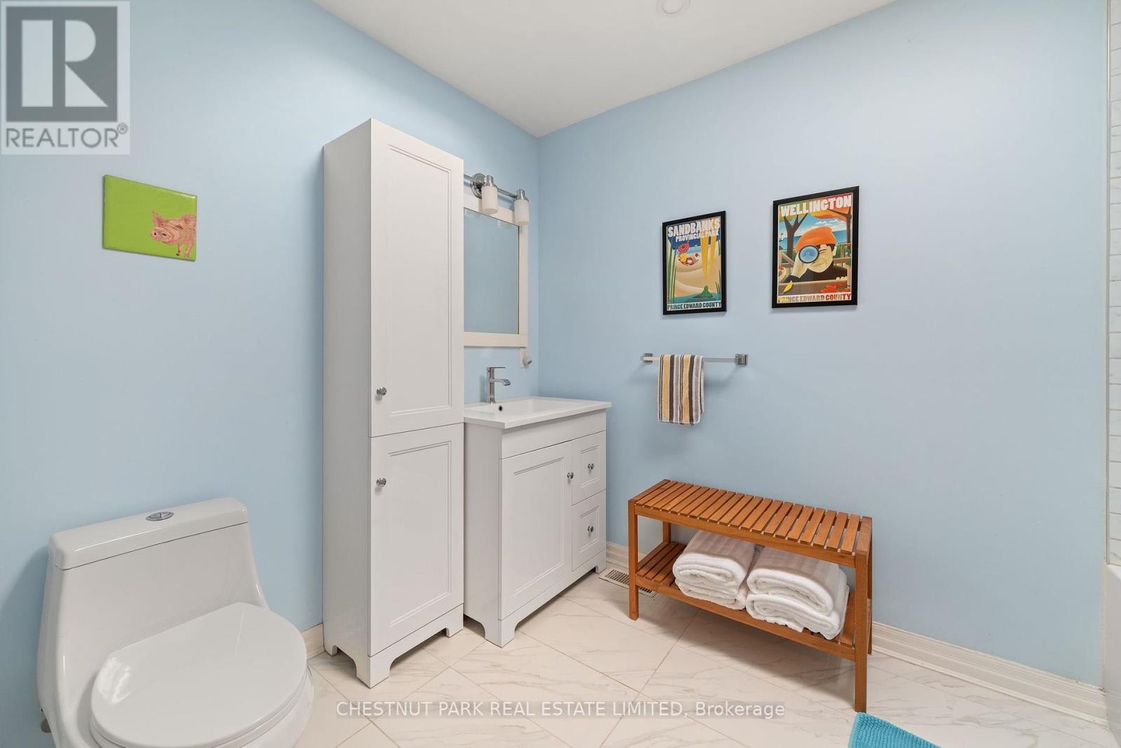 207 Carnrike Road, Prince Edward County (Ameliasburg Ward), Ontario  K0K 1T0 - Photo 17 - X12332520