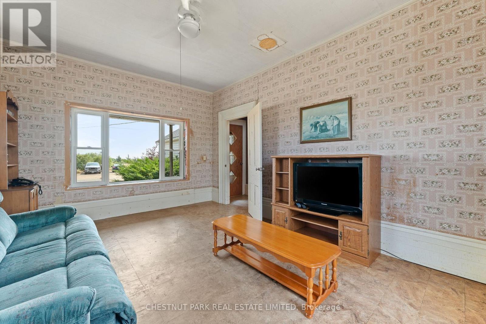403 Closson Road, Prince Edward County (Hillier), Ontario  K0K 2J0 - Photo 11 - X12346171