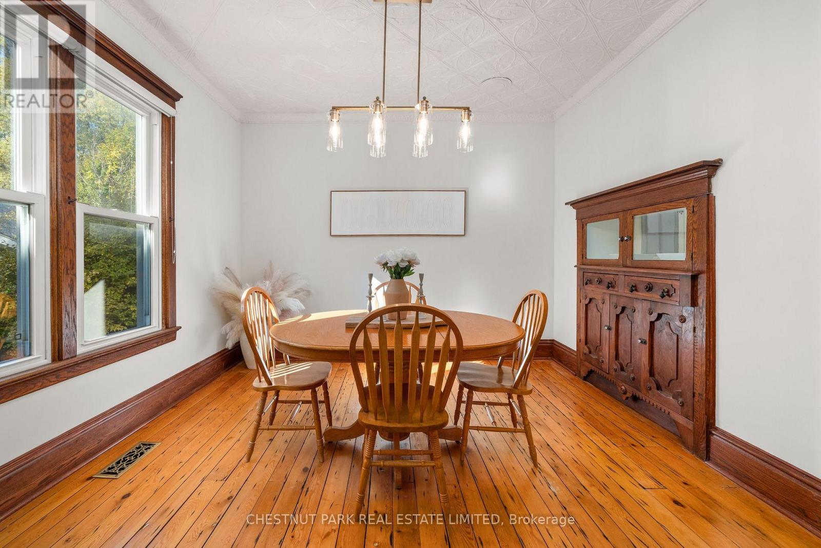 336 Bloomfield Main Street, Prince Edward County (Bloomfield Ward), Ontario  K0K 1G0 - Photo 13 - X12514412