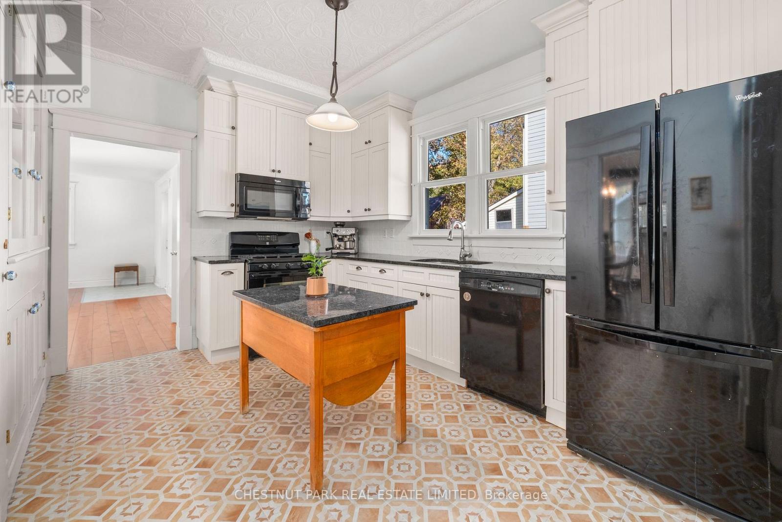 336 Bloomfield Main Street, Prince Edward County (Bloomfield Ward), Ontario  K0K 1G0 - Photo 16 - X12514412