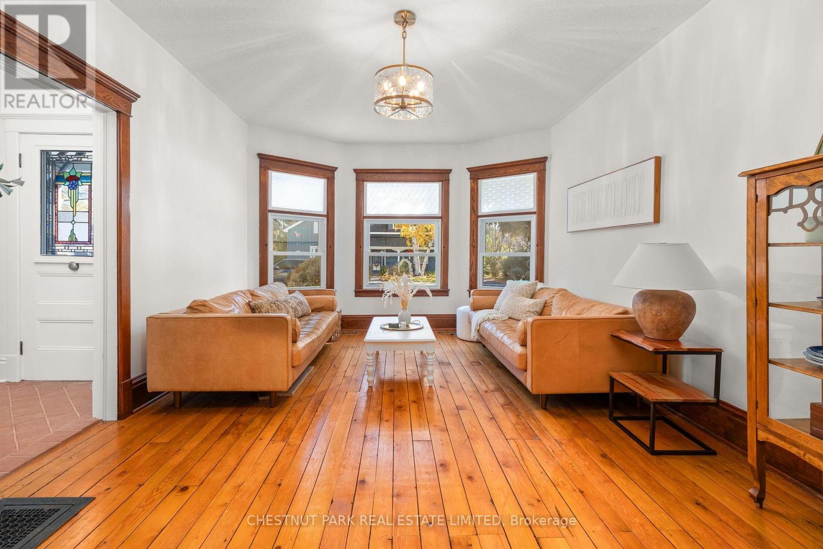 336 Bloomfield Main Street, Prince Edward County (Bloomfield Ward), Ontario  K0K 1G0 - Photo 8 - X12514412