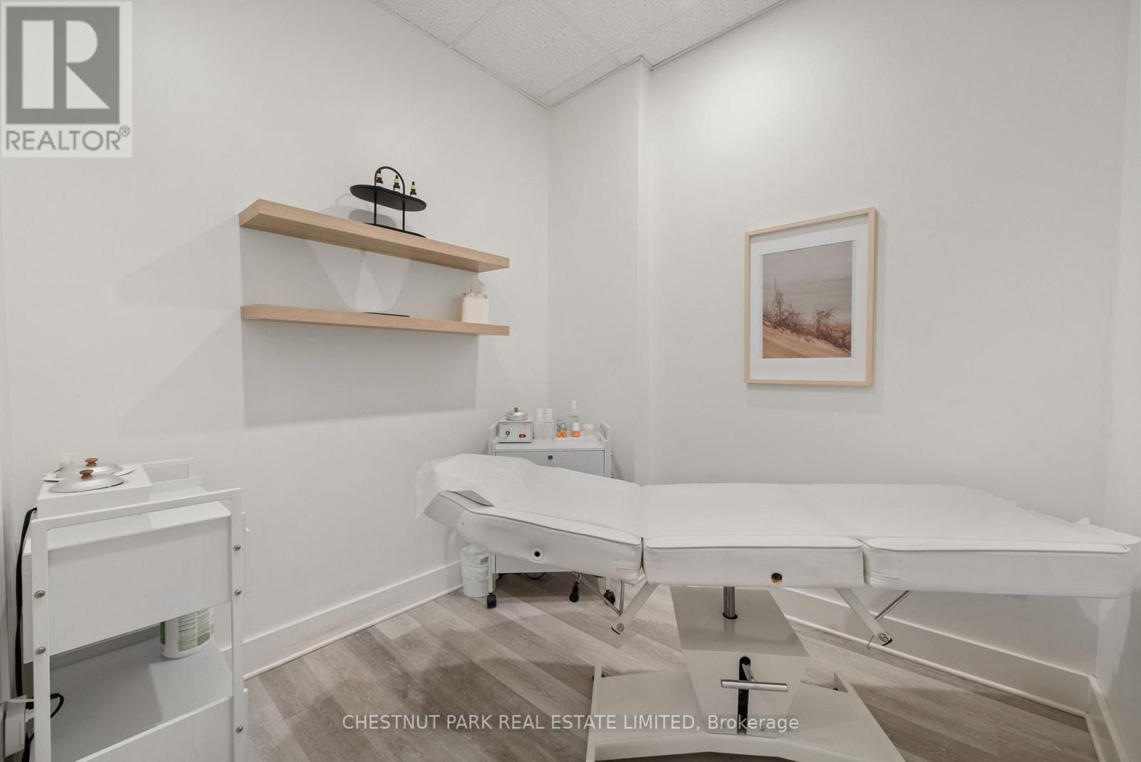 296 Main Street, Prince Edward County (Picton Ward), Ontario  K0K 2T0 - Photo 12 - X12537798