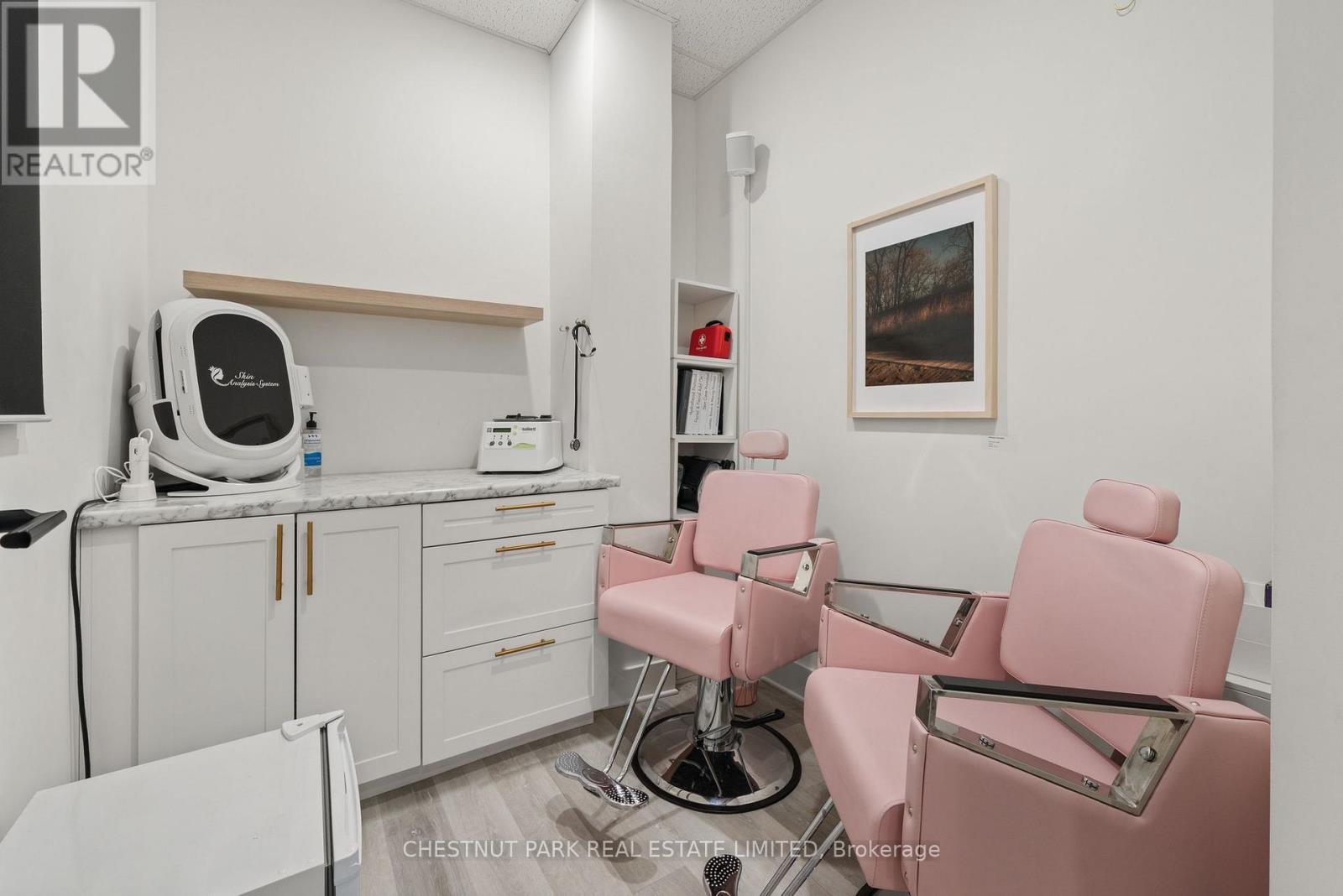 296 Main Street, Prince Edward County (Picton Ward), Ontario  K0K 2T0 - Photo 13 - X12537798