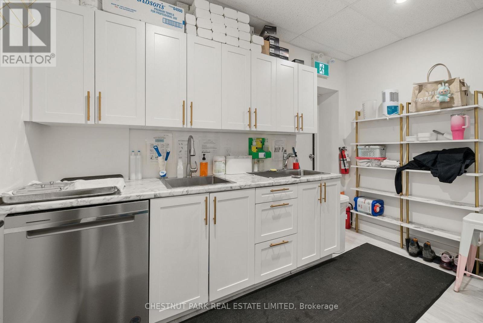 296 Main Street, Prince Edward County (Picton Ward), Ontario  K0K 2T0 - Photo 17 - X12537798