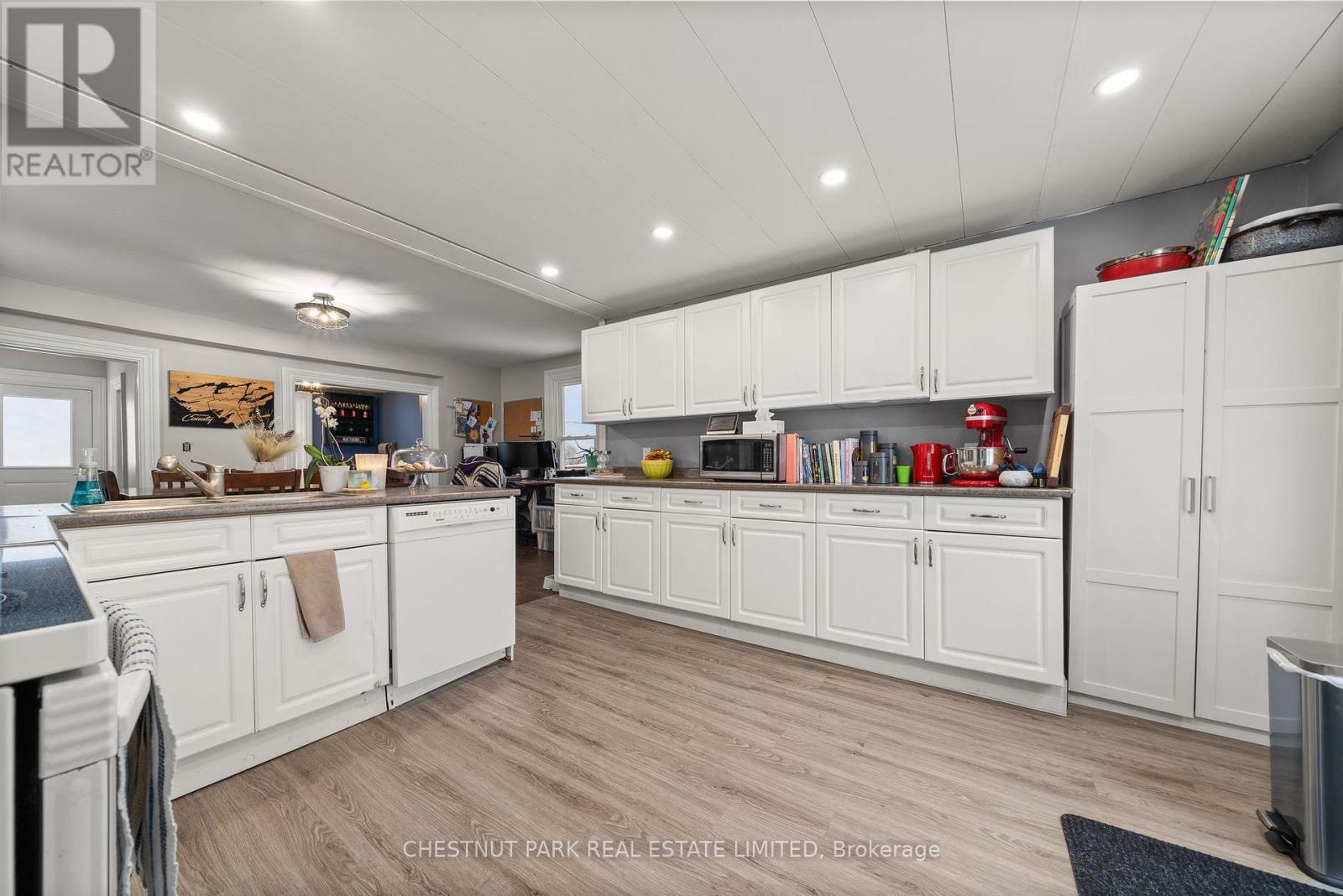 370 Kaiser Crossroad, Prince Edward County (North Marysburg Ward), Ontario  K0K 2T0 - Photo 12 - X12606066