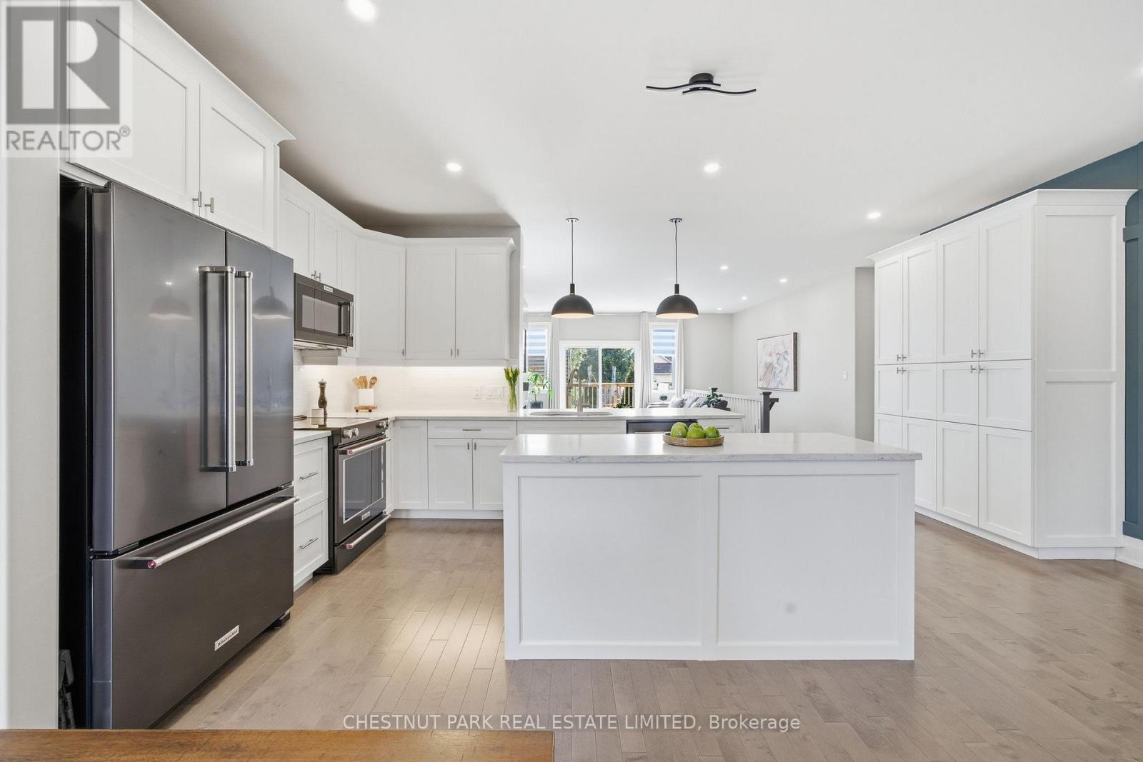 22 Curtis Street, Prince Edward County (Picton Ward), Ontario  K0K 2T0 - Photo 11 - X12934756