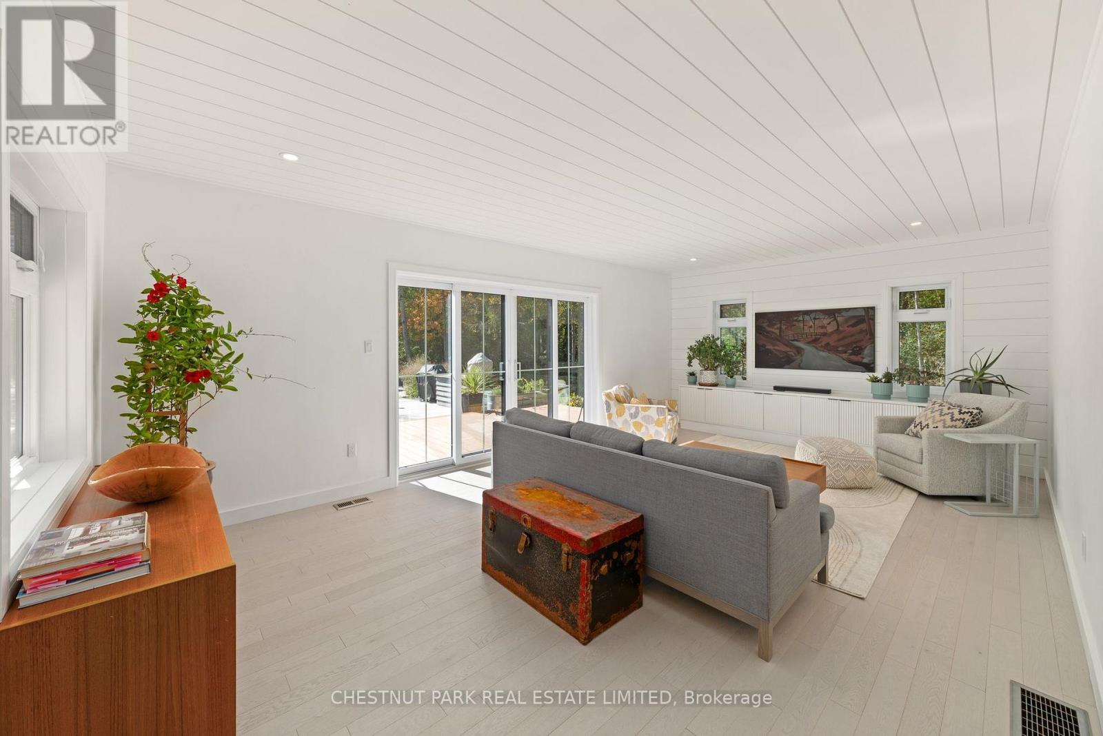 407 County Road 4, Prince Edward County (Hallowell Ward), Ontario  K0K 2T0 - Photo 15 - X12936270