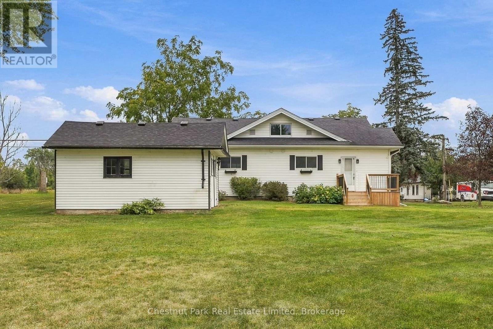10 Northport Street, Prince Edward County (Sophiasburg Ward), Ontario  K0K 2T0 - Photo 3 - X13809598